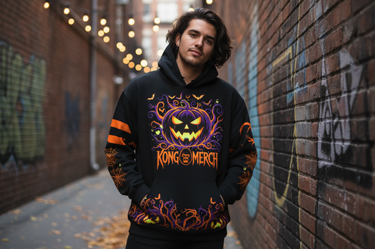 persona usando sudadera personalizada para halloween hecha en Kong Merch 